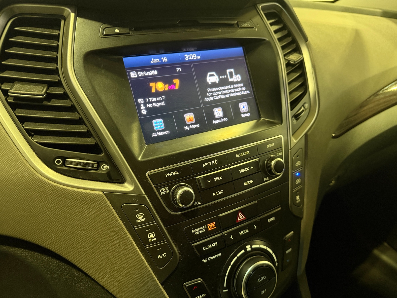 Thumbnail: 2017 Hyundai Santa Fe - 4