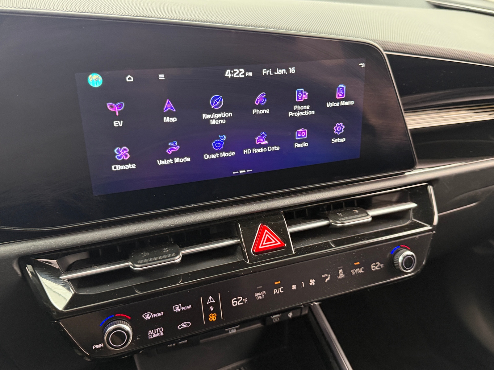 Thumbnail: 2025 Kia Niro - 3