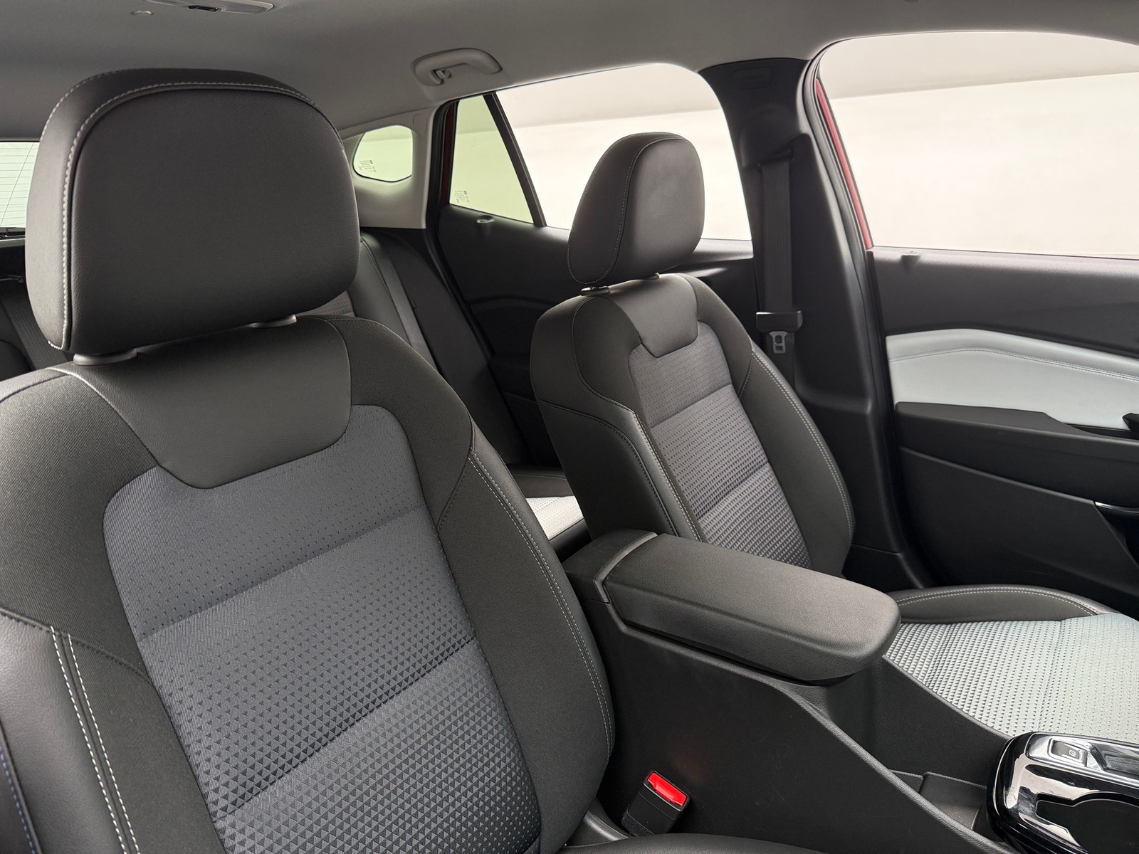 Thumbnail: 2025 Chevrolet Trax - 2