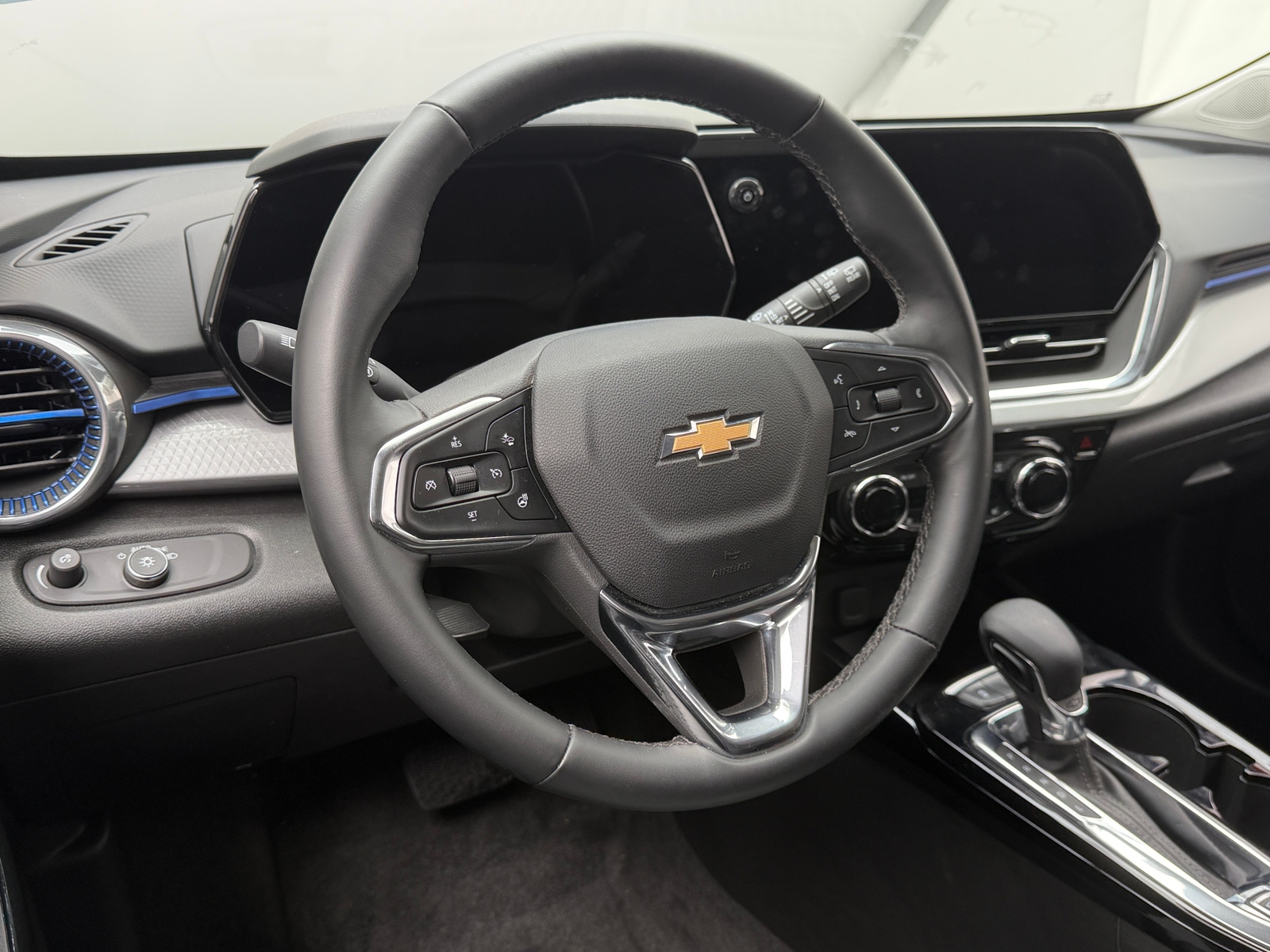 Thumbnail: 2025 Chevrolet Trax - 5