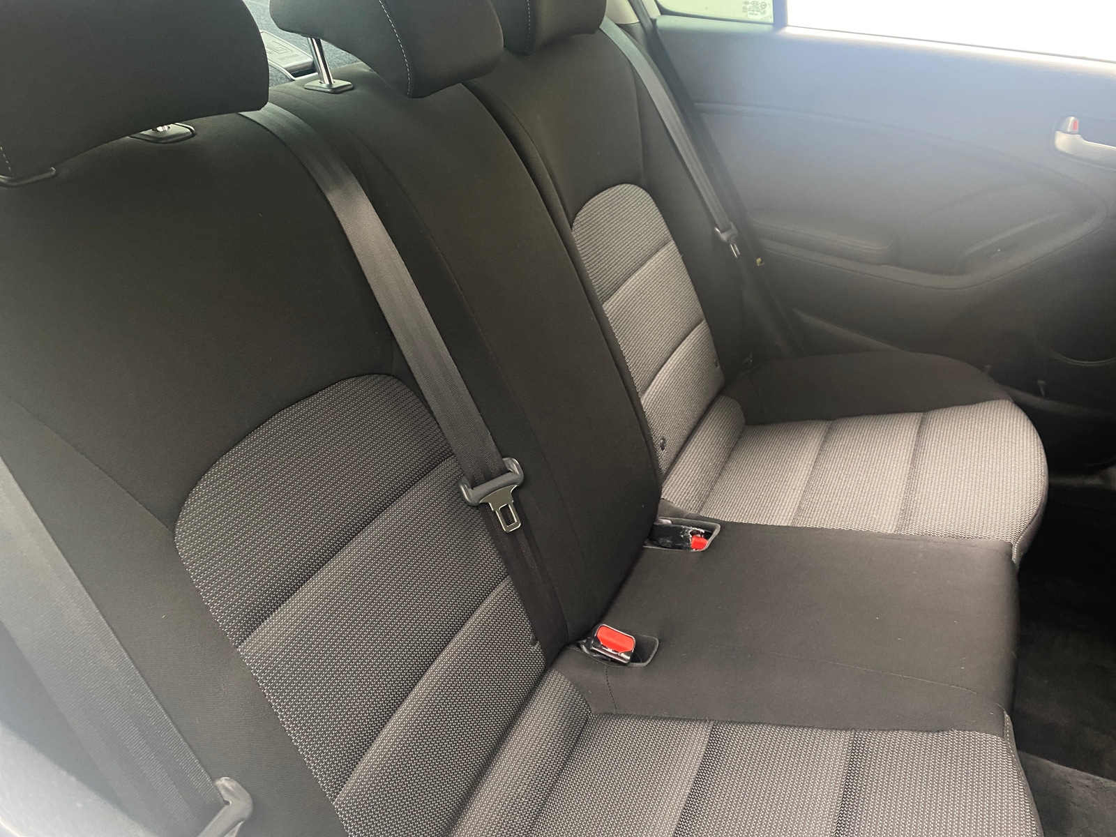 Thumbnail: 2017 Kia Forte - 6