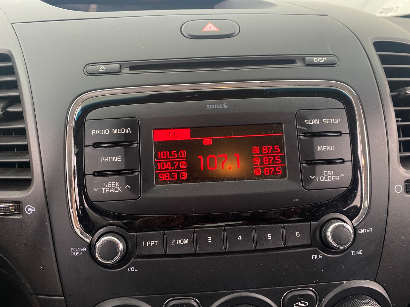 Thumbnail: 2017 Kia Forte - 4