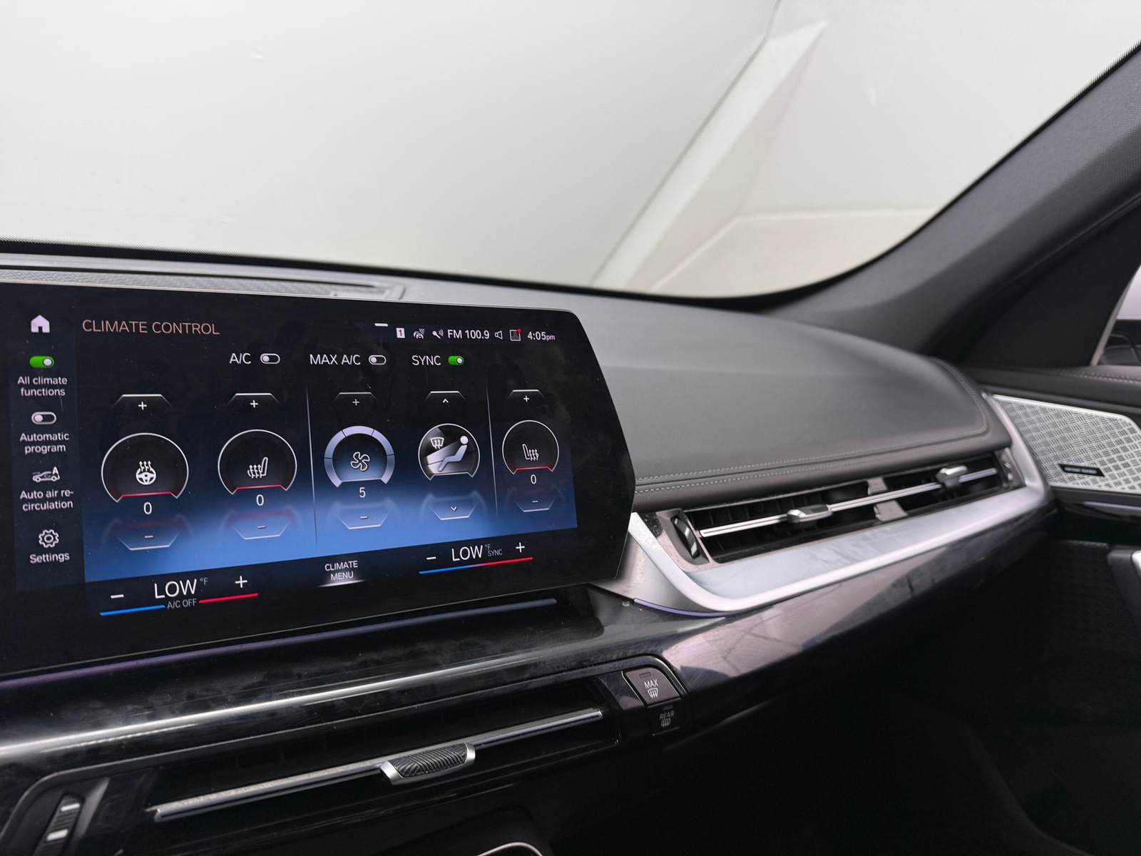 Thumbnail: 2023 BMW X1 - 3