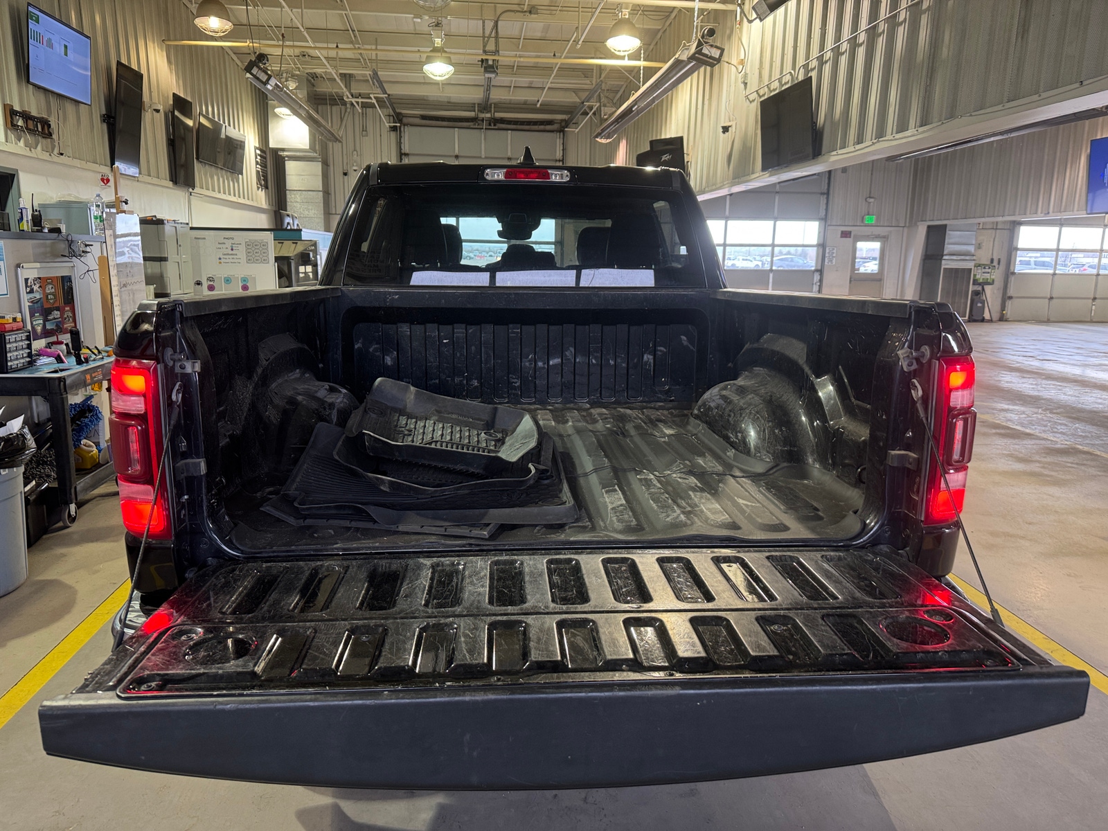 Thumbnail: 2023 RAM 1500 - 6