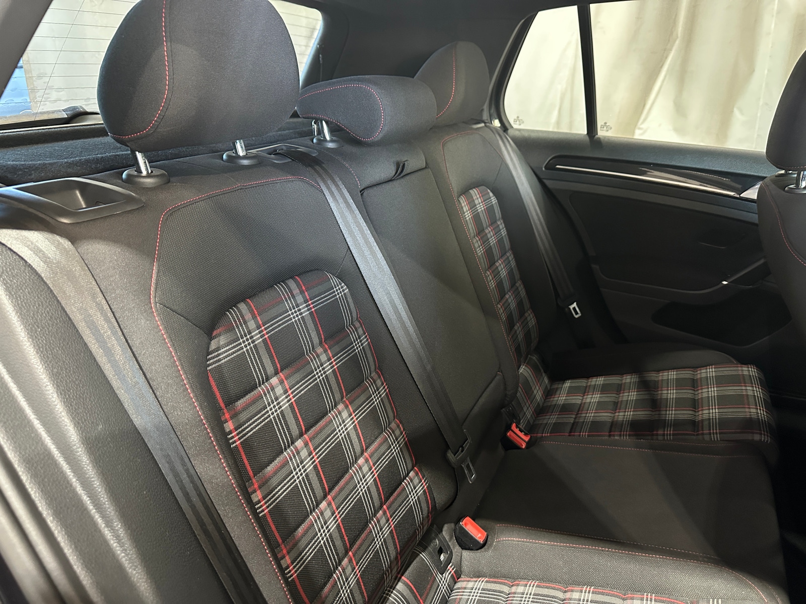 Thumbnail: 2017 Volkswagen Golf - 6