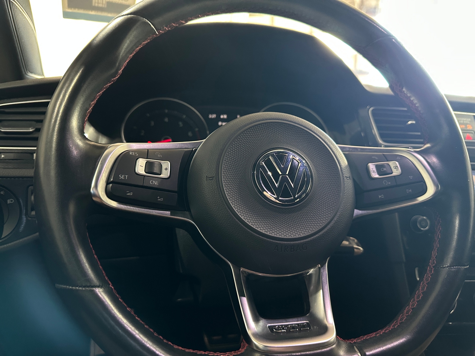 Thumbnail: 2017 Volkswagen Golf - 5