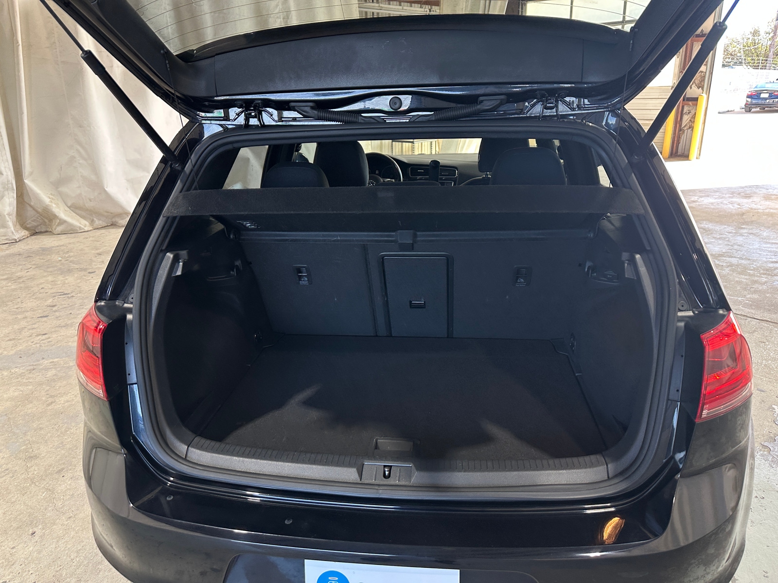 Thumbnail: 2017 Volkswagen Golf - 7