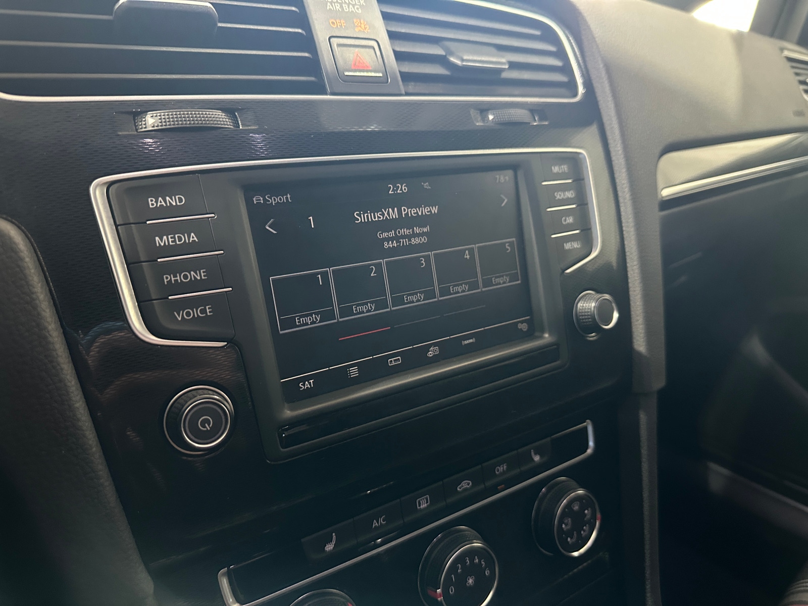 Thumbnail: 2017 Volkswagen Golf - 4