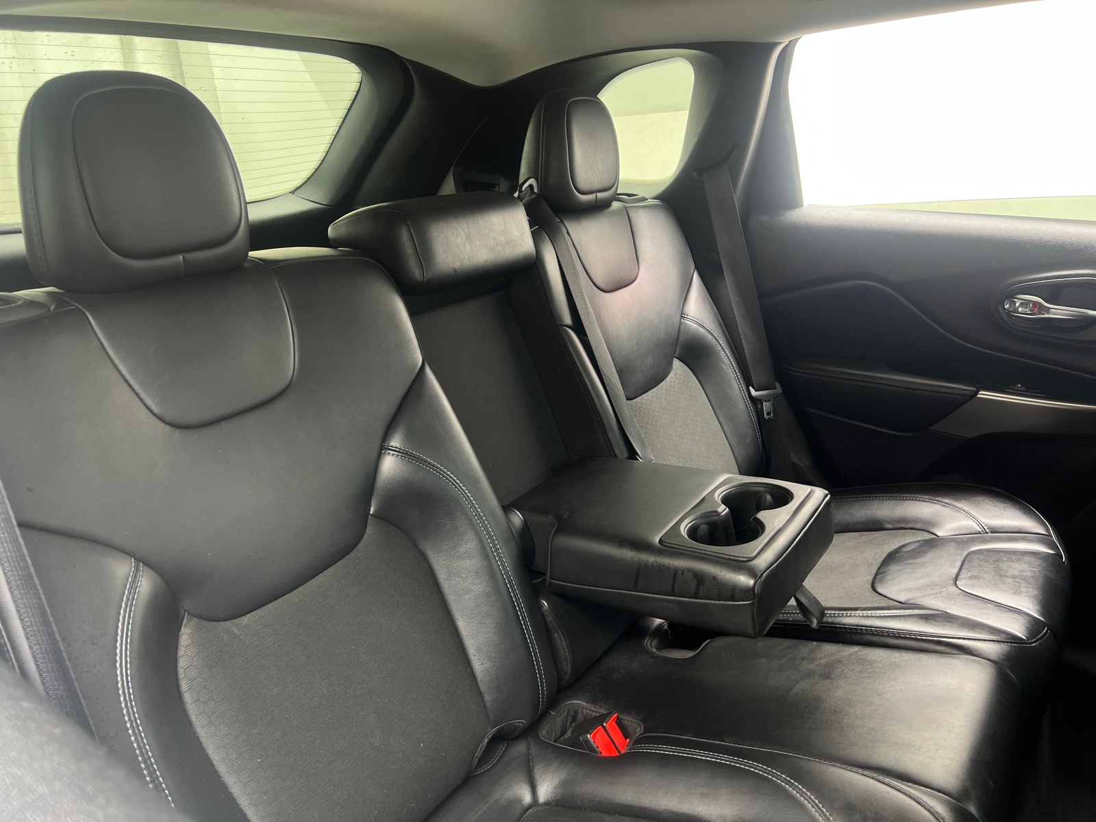 Thumbnail: 2020 Jeep Cherokee - 5