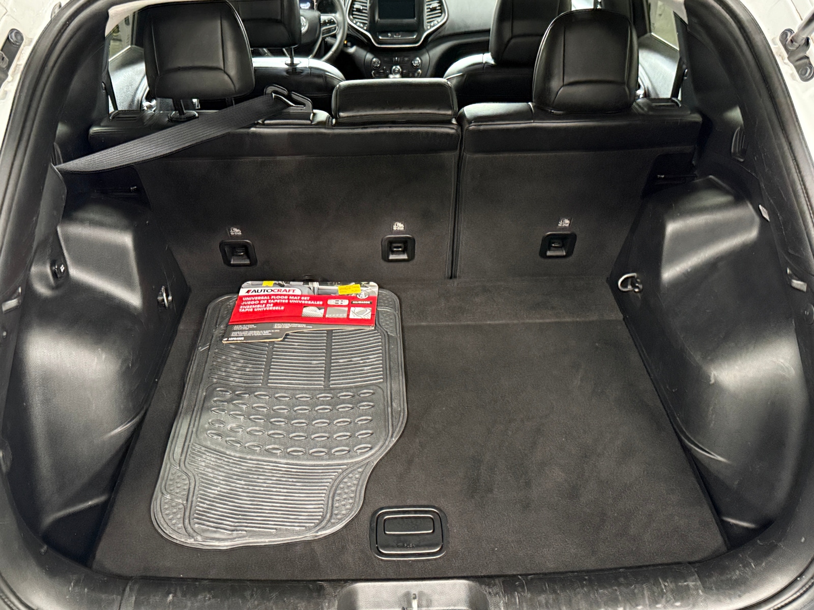 Thumbnail: 2020 Jeep Cherokee - 6