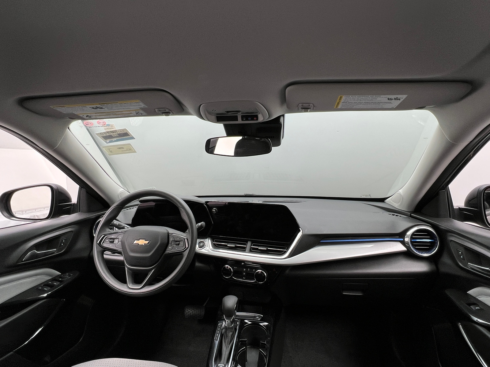 Thumbnail: 2025 Chevrolet Trax - 3