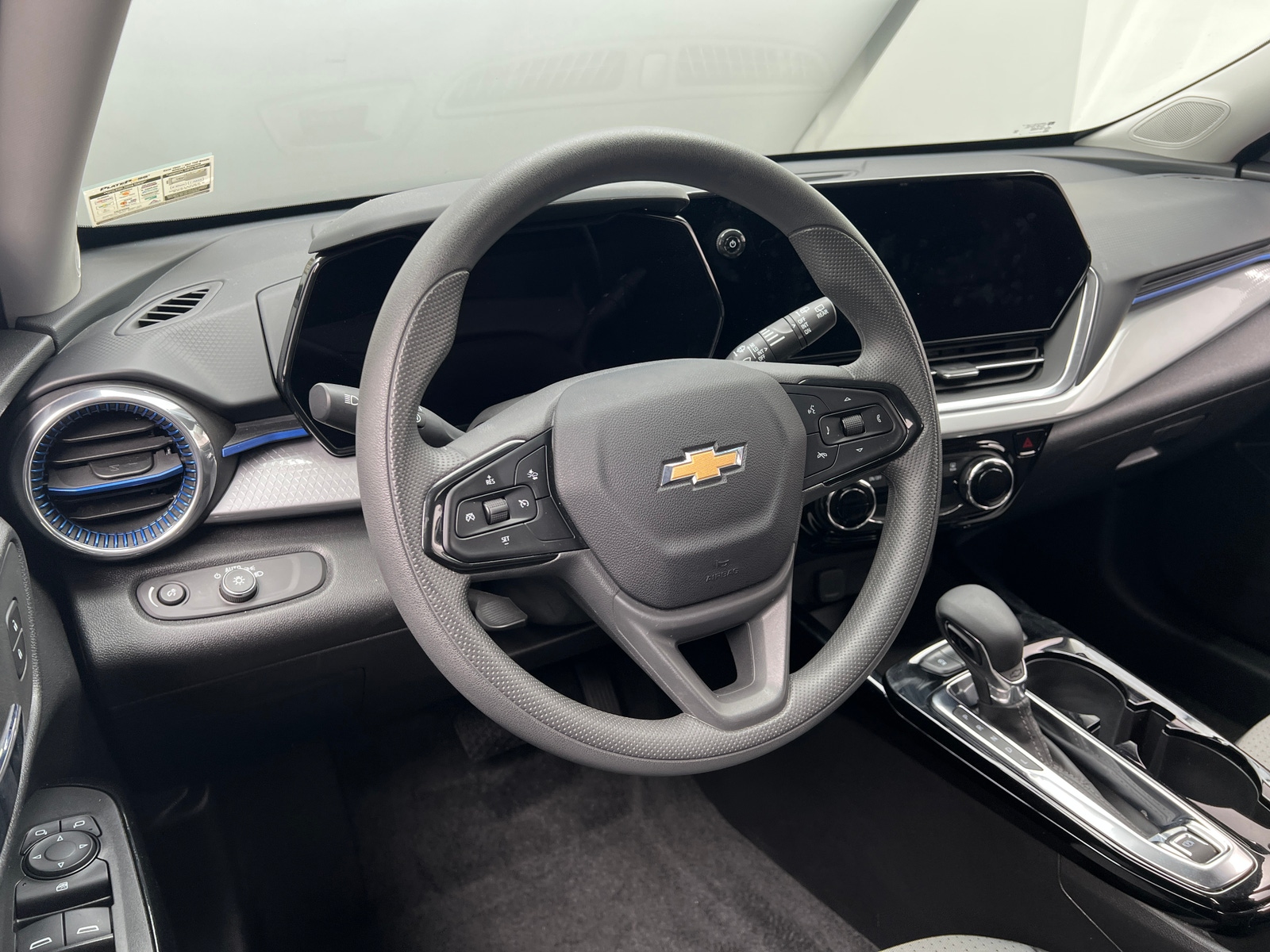 Thumbnail: 2025 Chevrolet Trax - 5