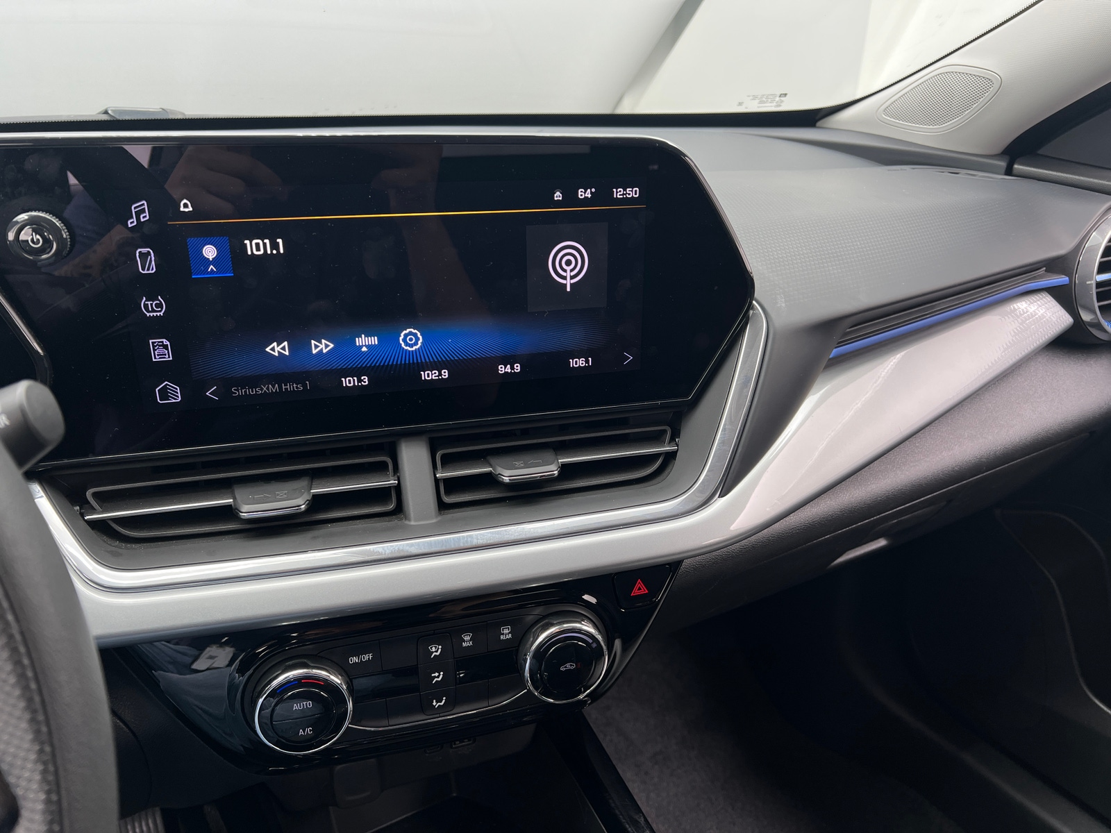 Thumbnail: 2025 Chevrolet Trax - 4