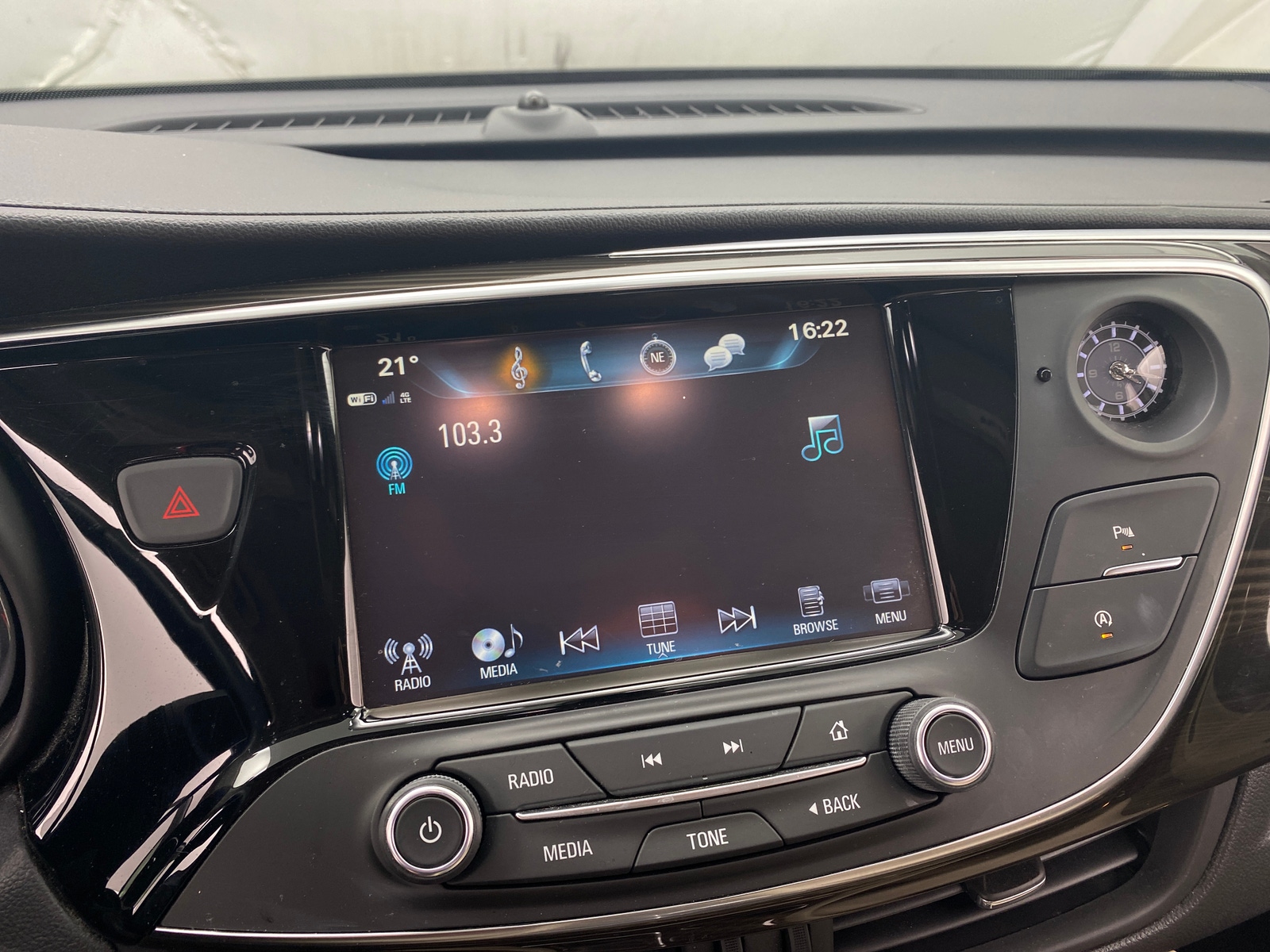 Thumbnail: 2019 Buick Envision - 3