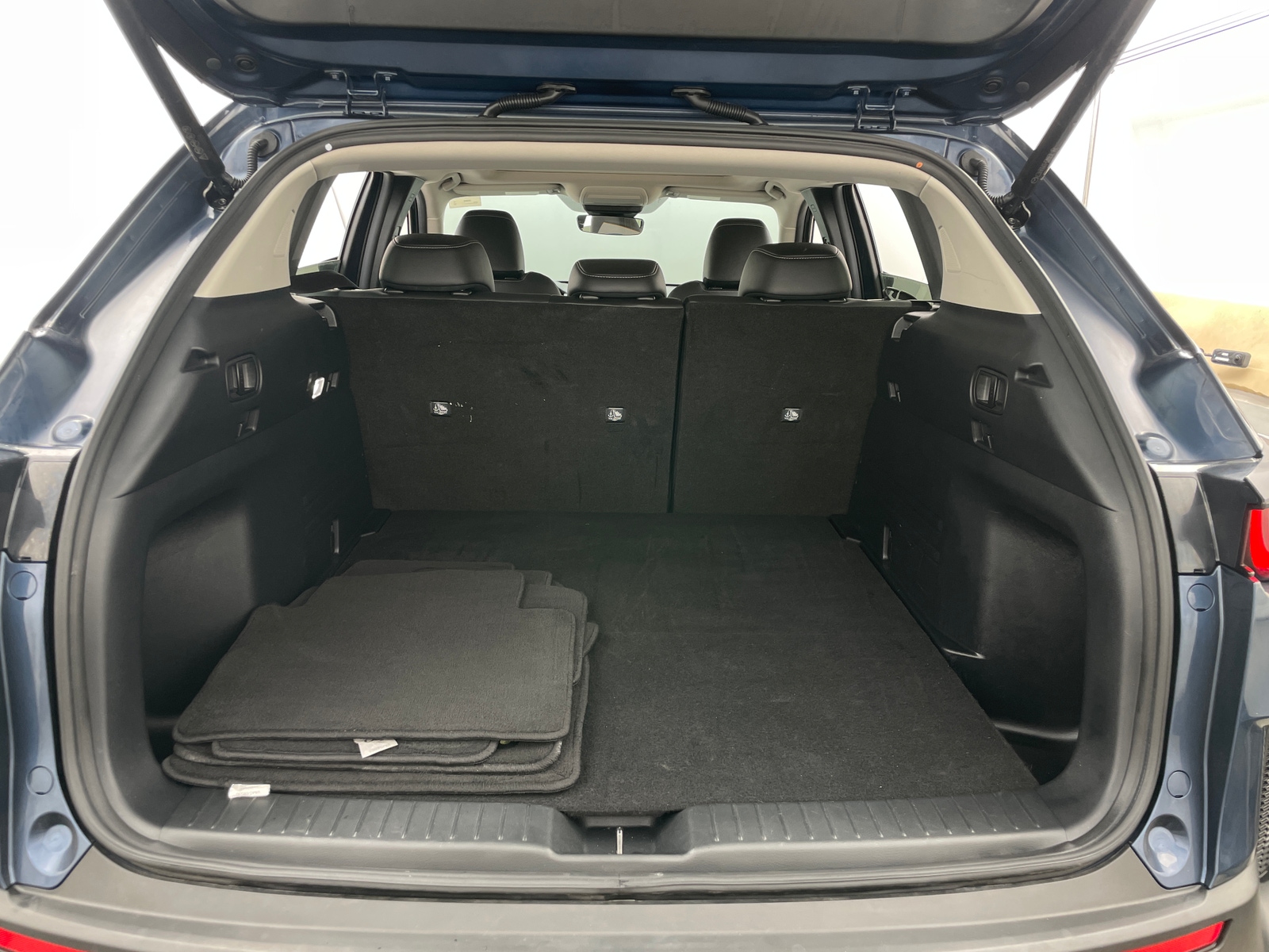 Thumbnail: 2025 Mazda CX-50 - 6