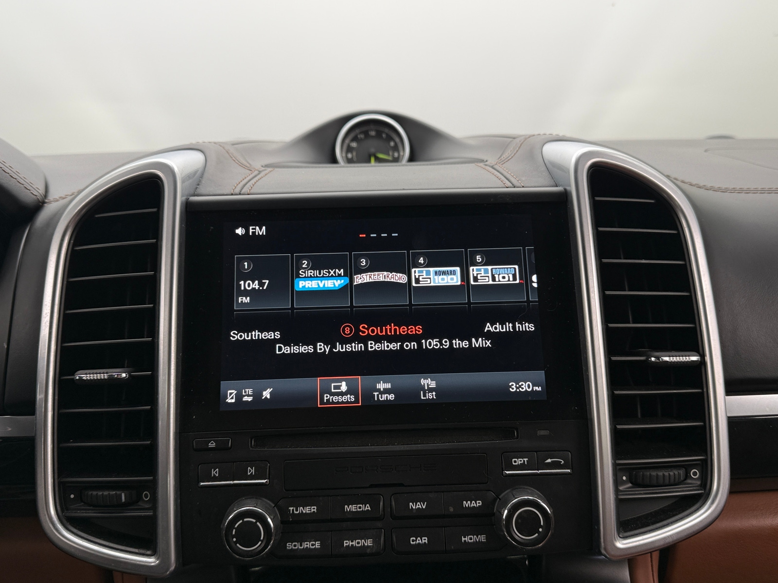 Thumbnail: 2017 Porsche Cayenne - 3