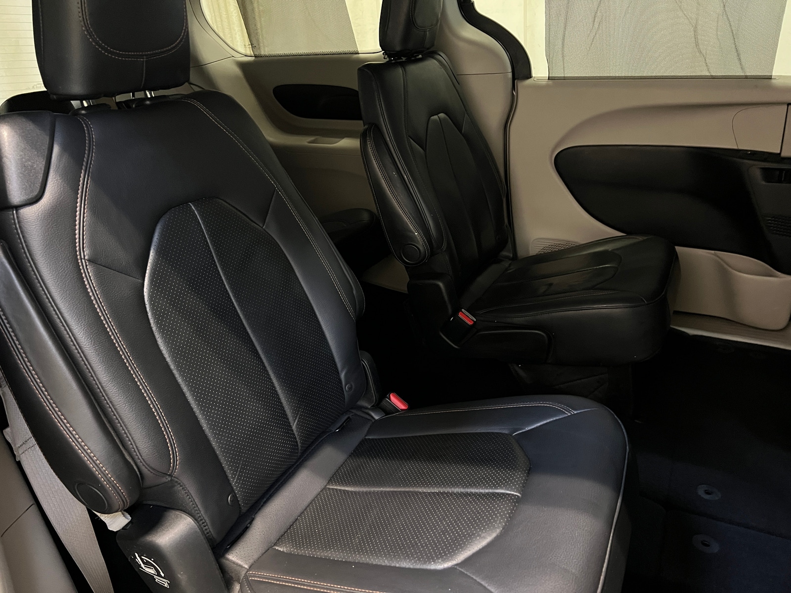 Thumbnail: 2018 Chrysler Pacifica - 5