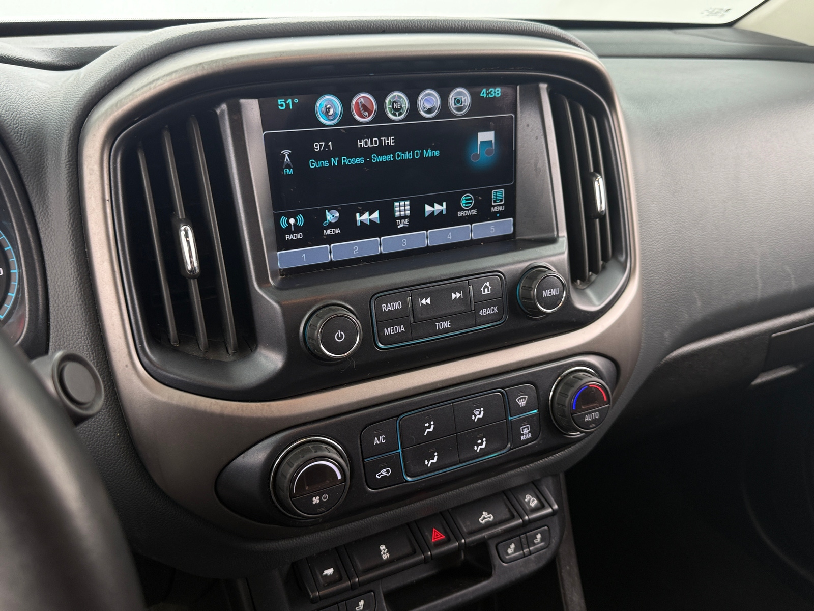 Thumbnail: 2018 Chevrolet Colorado - 2