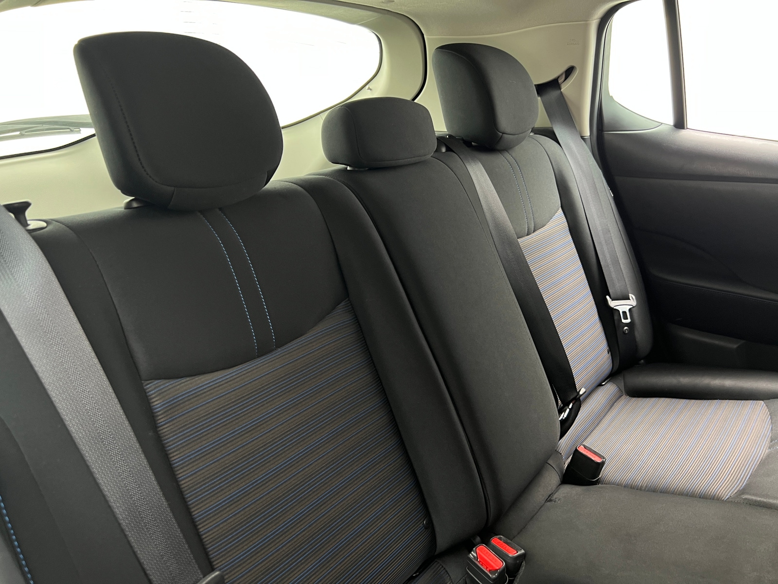 Thumbnail: 2021 Nissan Leaf - 6