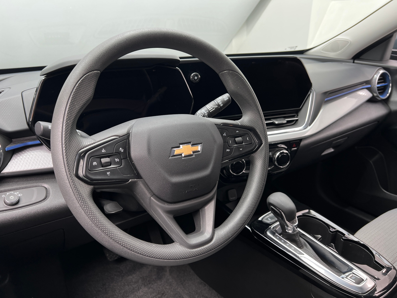 Thumbnail: 2025 Chevrolet Trax - 5