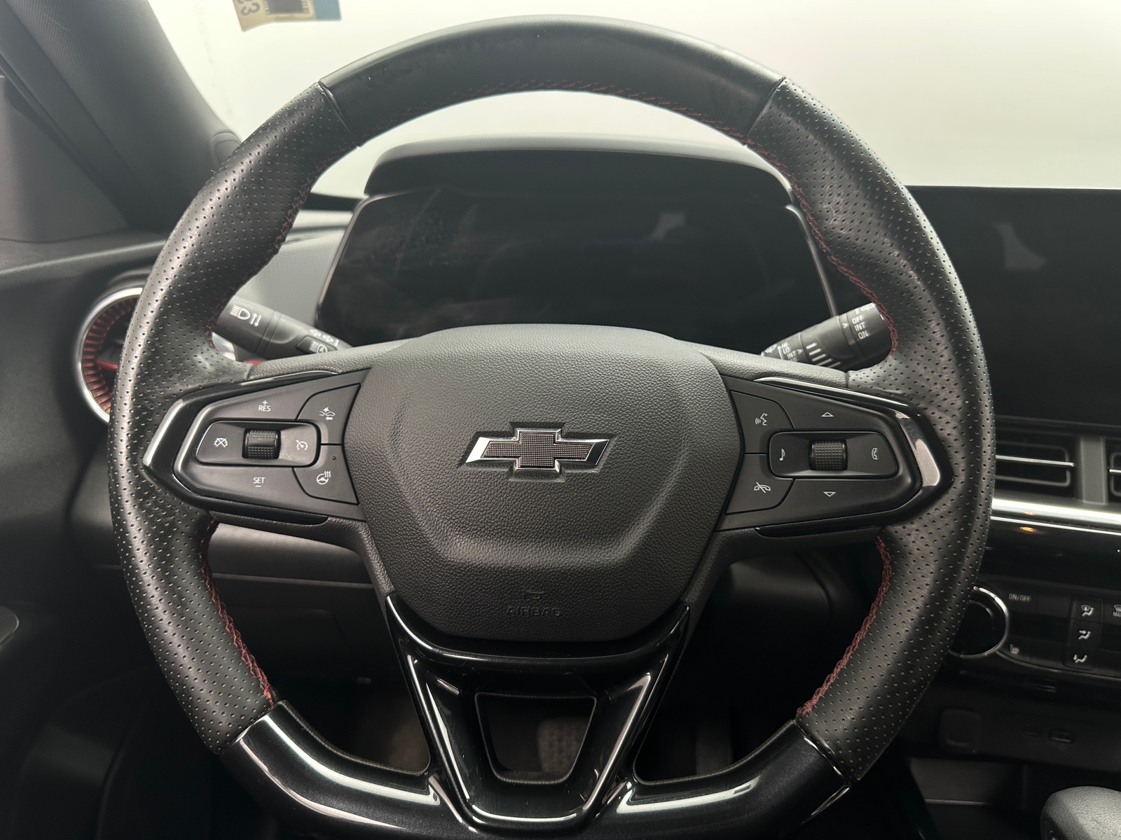 Thumbnail: 2024 Chevrolet Trax - 5