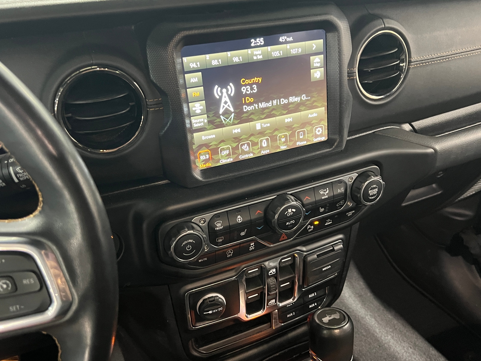 Thumbnail: 2022 Jeep Wrangler - 3