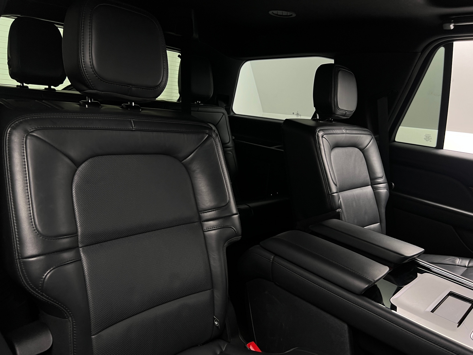 Thumbnail: 2022 Lincoln Navigator - 5