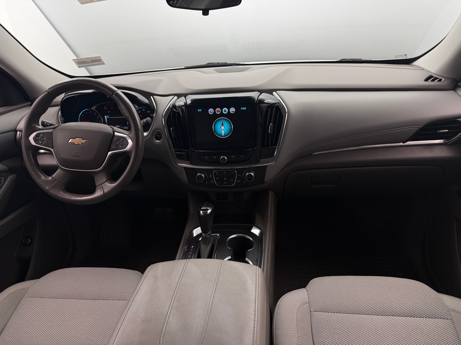 Thumbnail: 2018 Chevrolet Traverse - 3