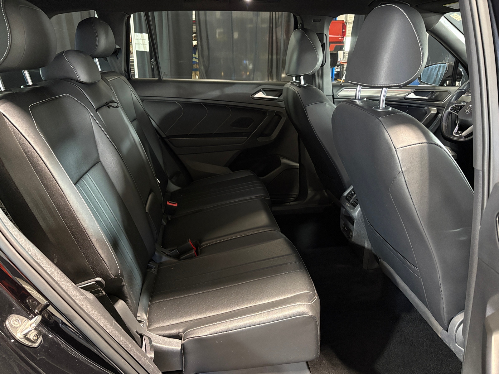 Thumbnail: 2022 Volkswagen Tiguan - 5