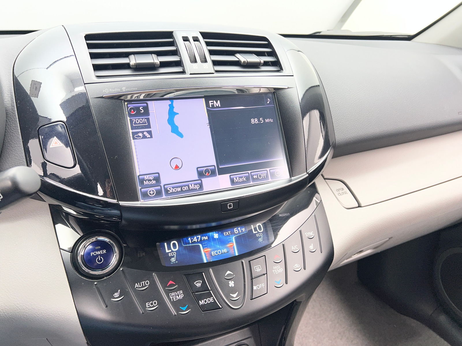 Thumbnail: 2013 Toyota RAV4 - 3