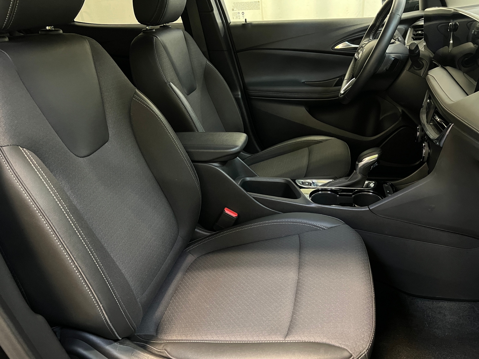 Thumbnail: 2025 Buick Encore GX - 2