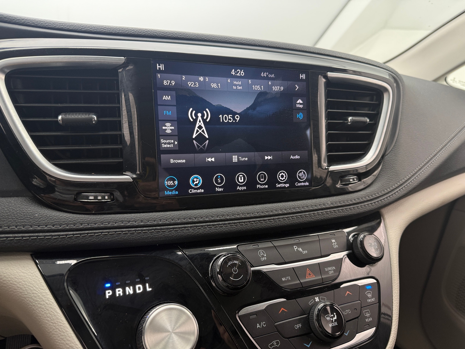 Thumbnail: 2020 Chrysler Pacifica - 3