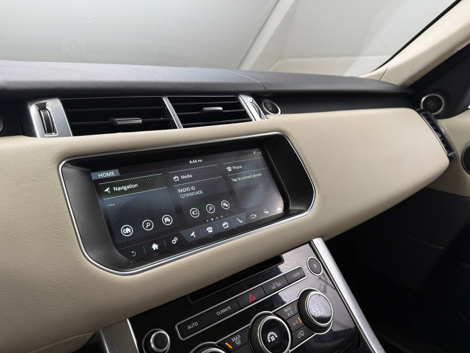 Thumbnail: 2017 Land Rover Range Rover Sport - 3