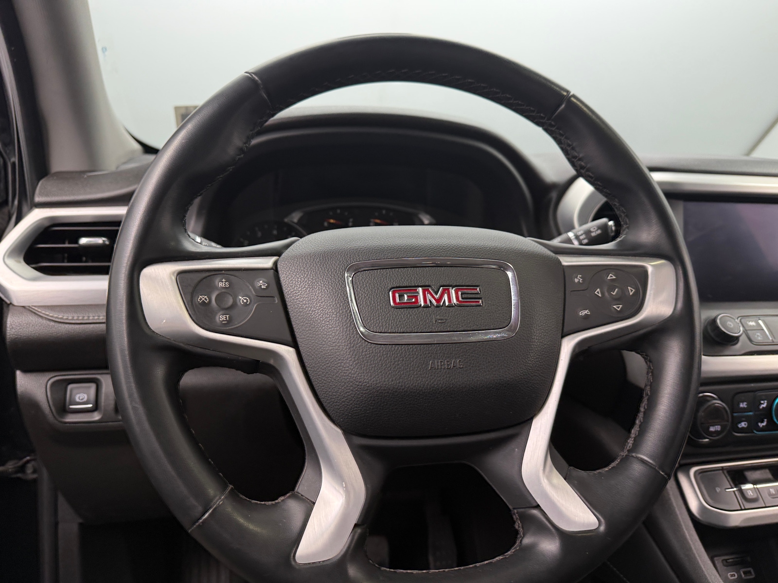 Thumbnail: 2023 GMC Acadia - 4