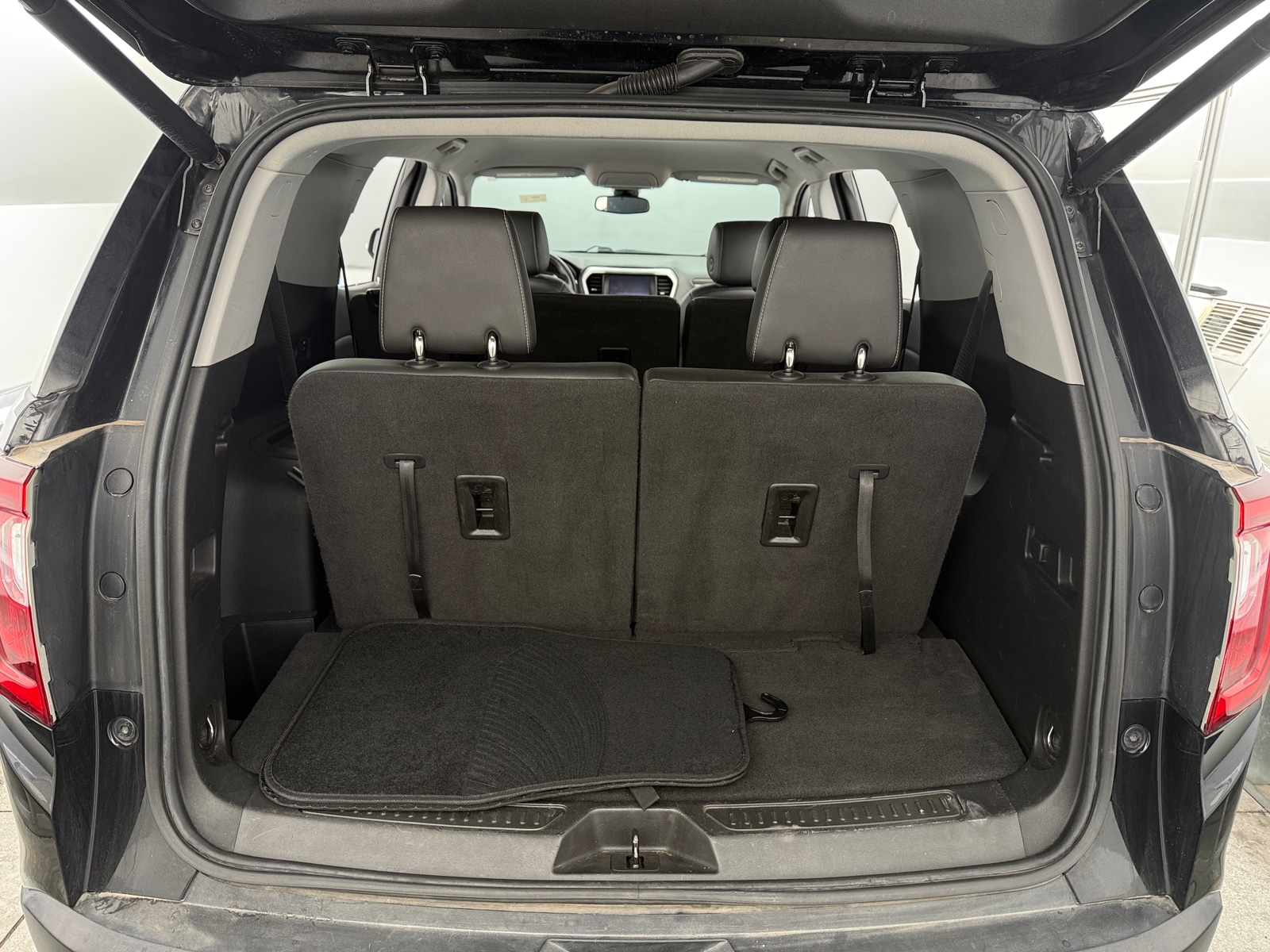 Thumbnail: 2023 GMC Acadia - 6