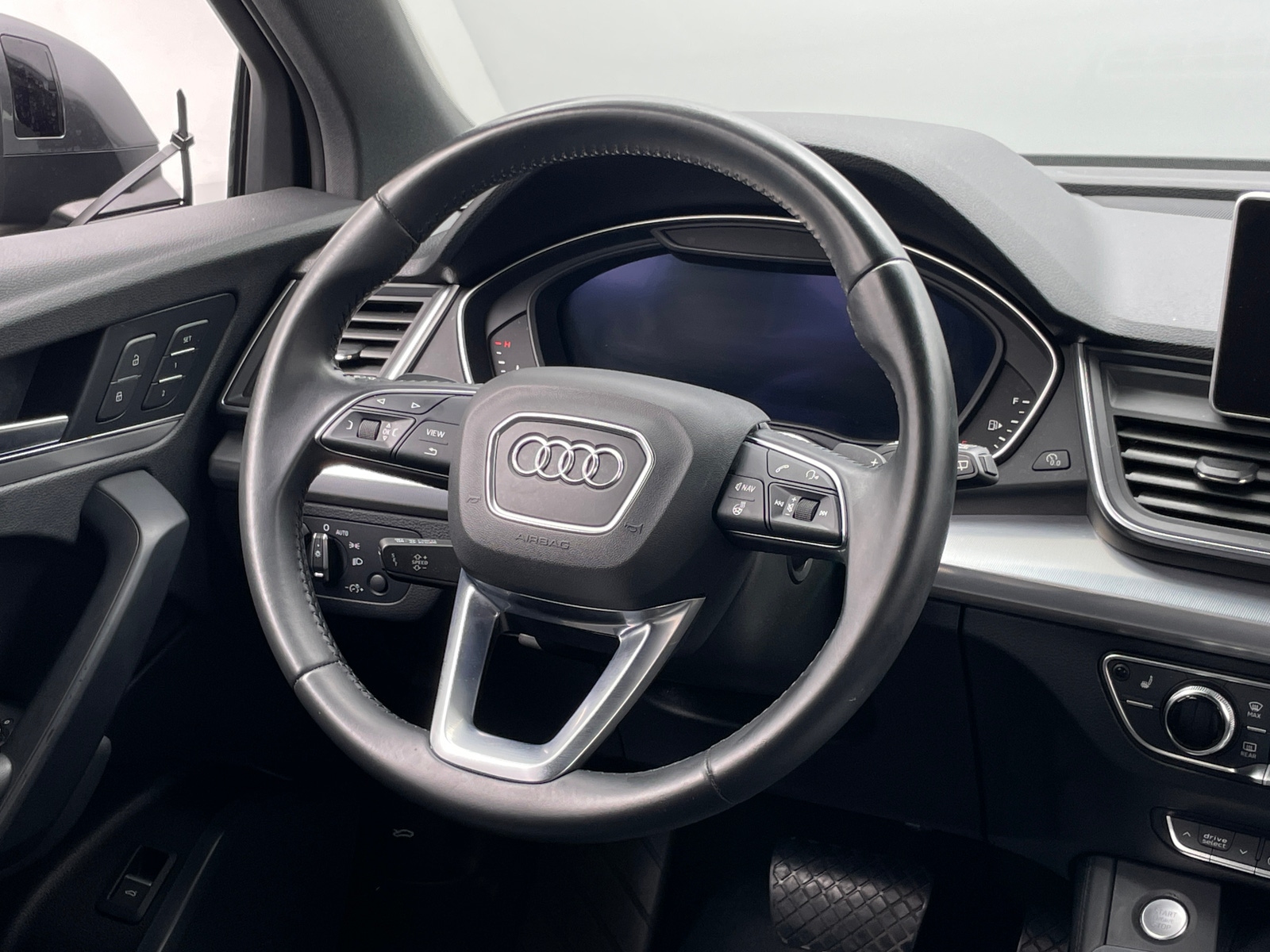 Thumbnail: 2020 Audi Q5 - 4