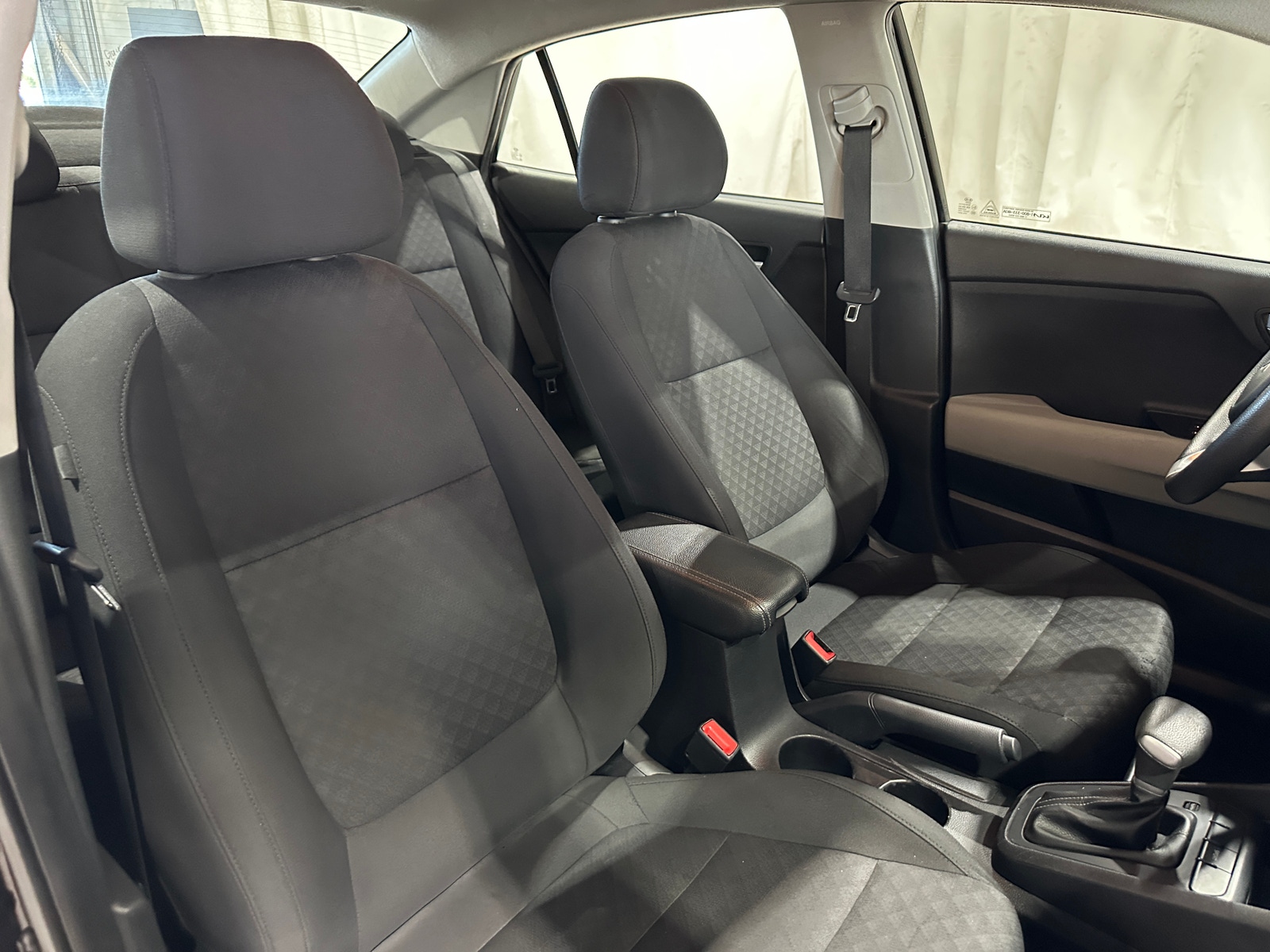 Thumbnail: 2022 Kia Rio - 2