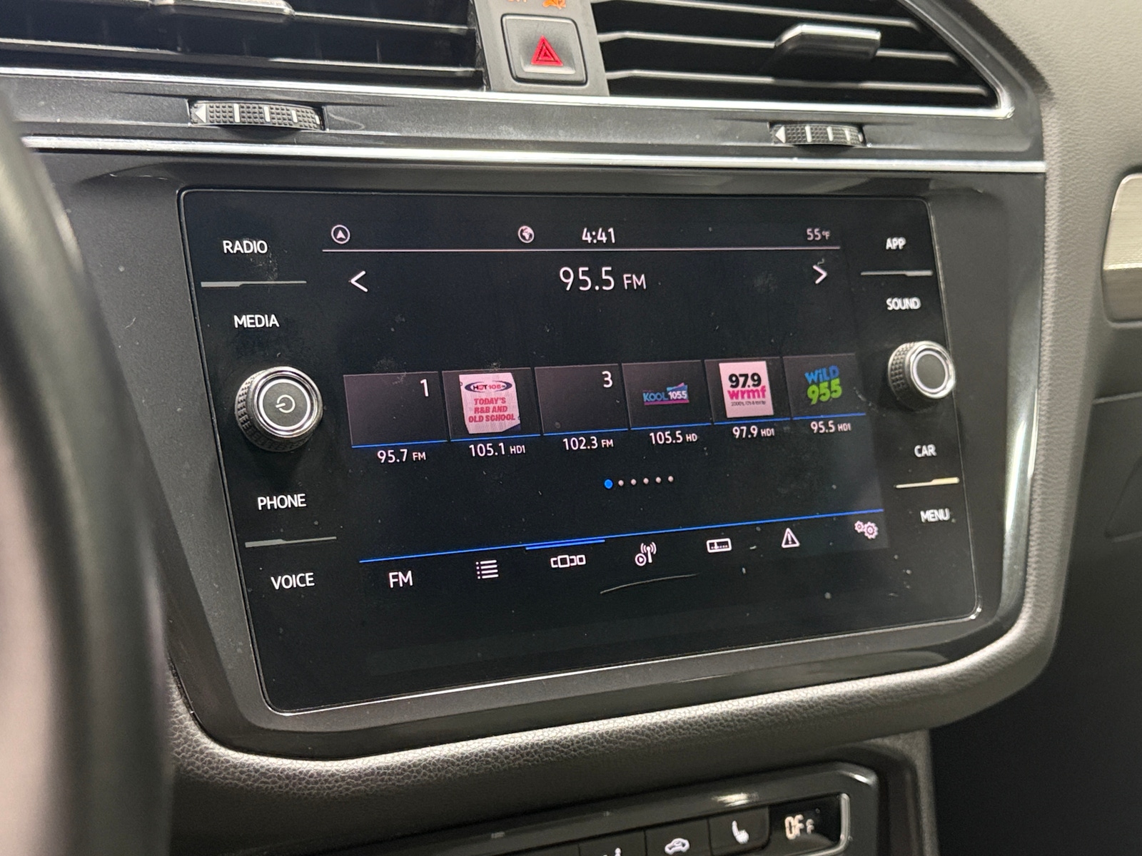 Thumbnail: 2021 Volkswagen Tiguan - 3