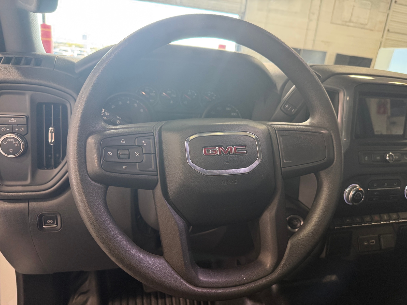 Thumbnail: 2022 GMC Sierra 1500 - 3