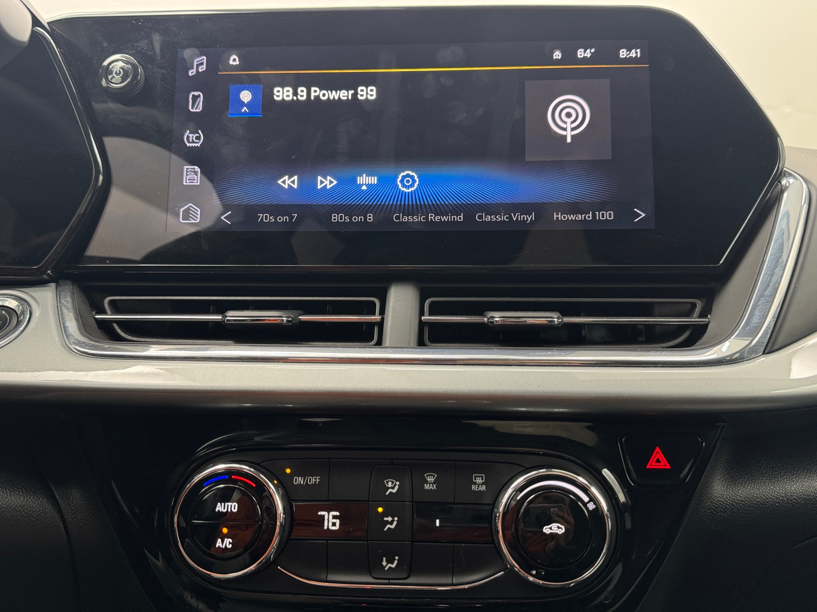 Thumbnail: 2025 Chevrolet Trax - 4