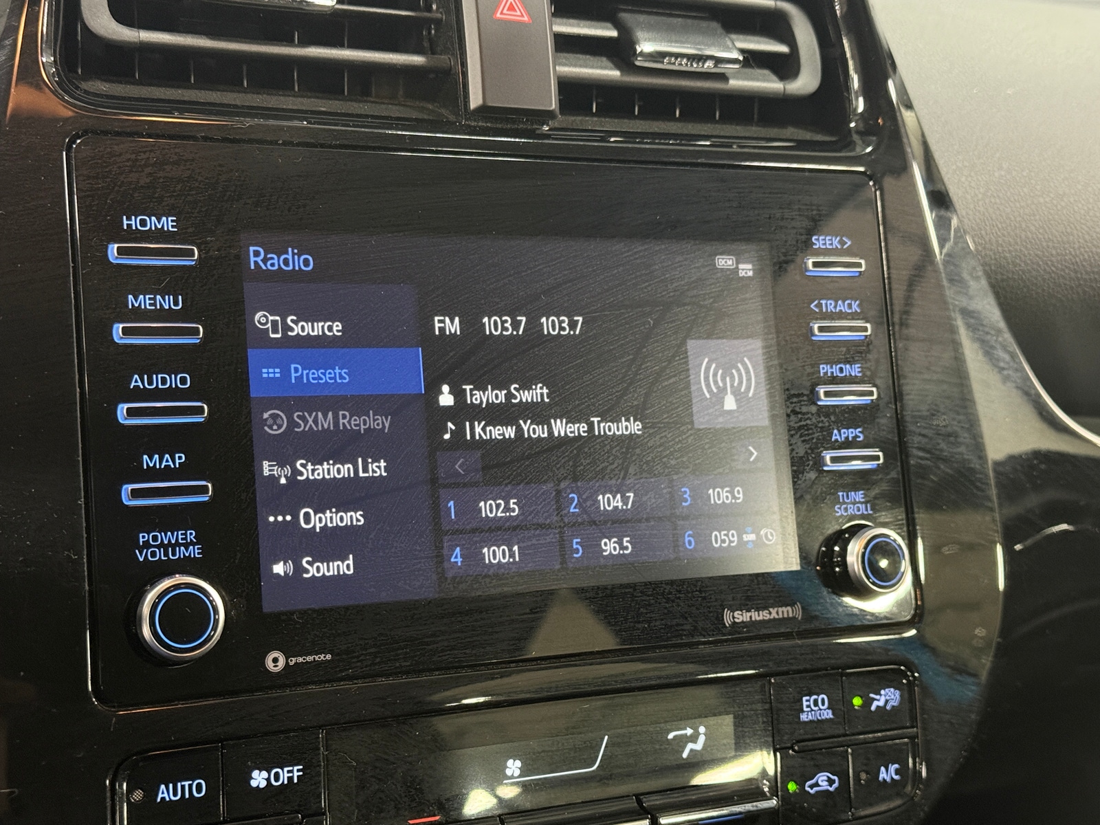 Thumbnail: 2022 Toyota Prius - 4