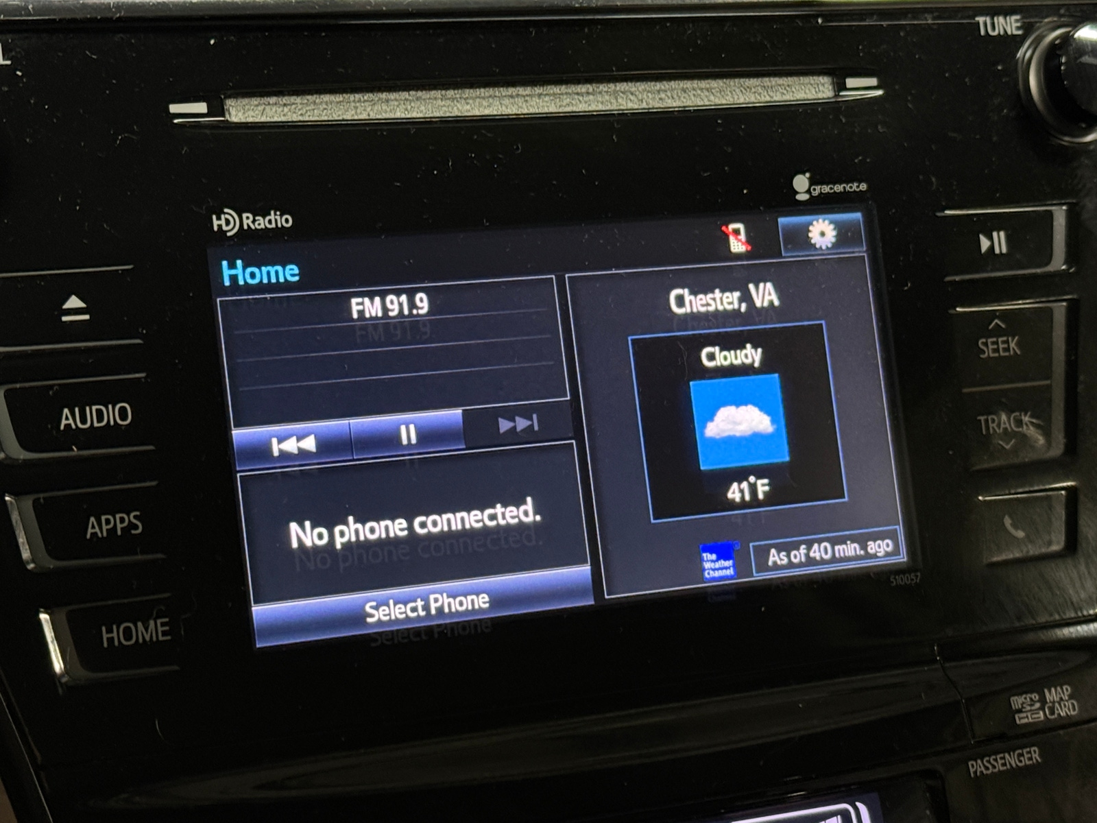 Thumbnail: 2015 Toyota Prius v - 4