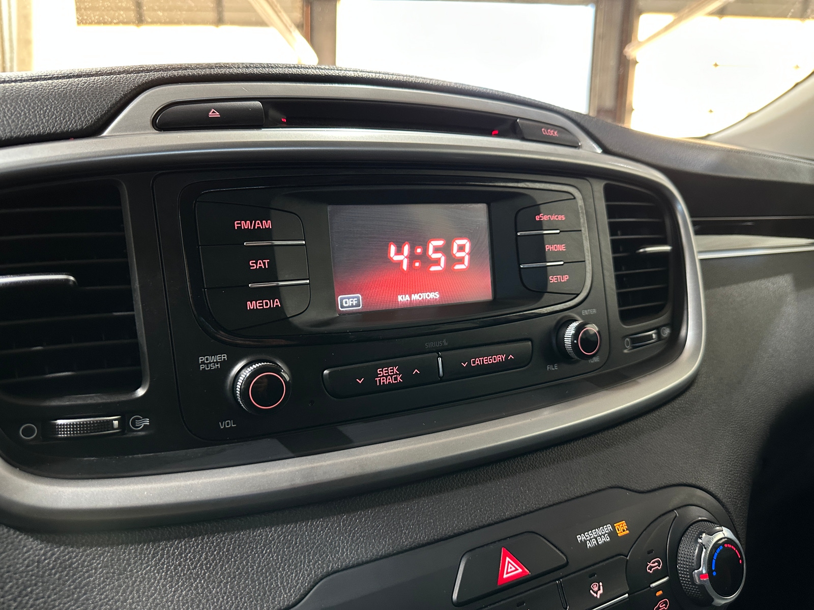 Thumbnail: 2016 Kia Sorento - 4