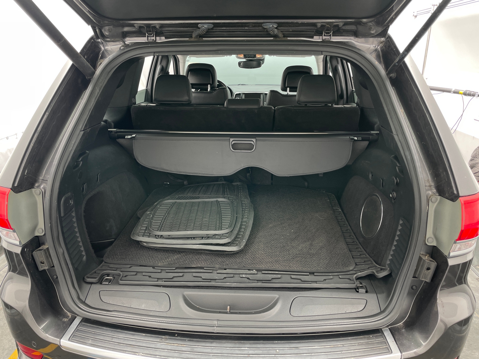 Thumbnail: 2017 Jeep Grand Cherokee - 6