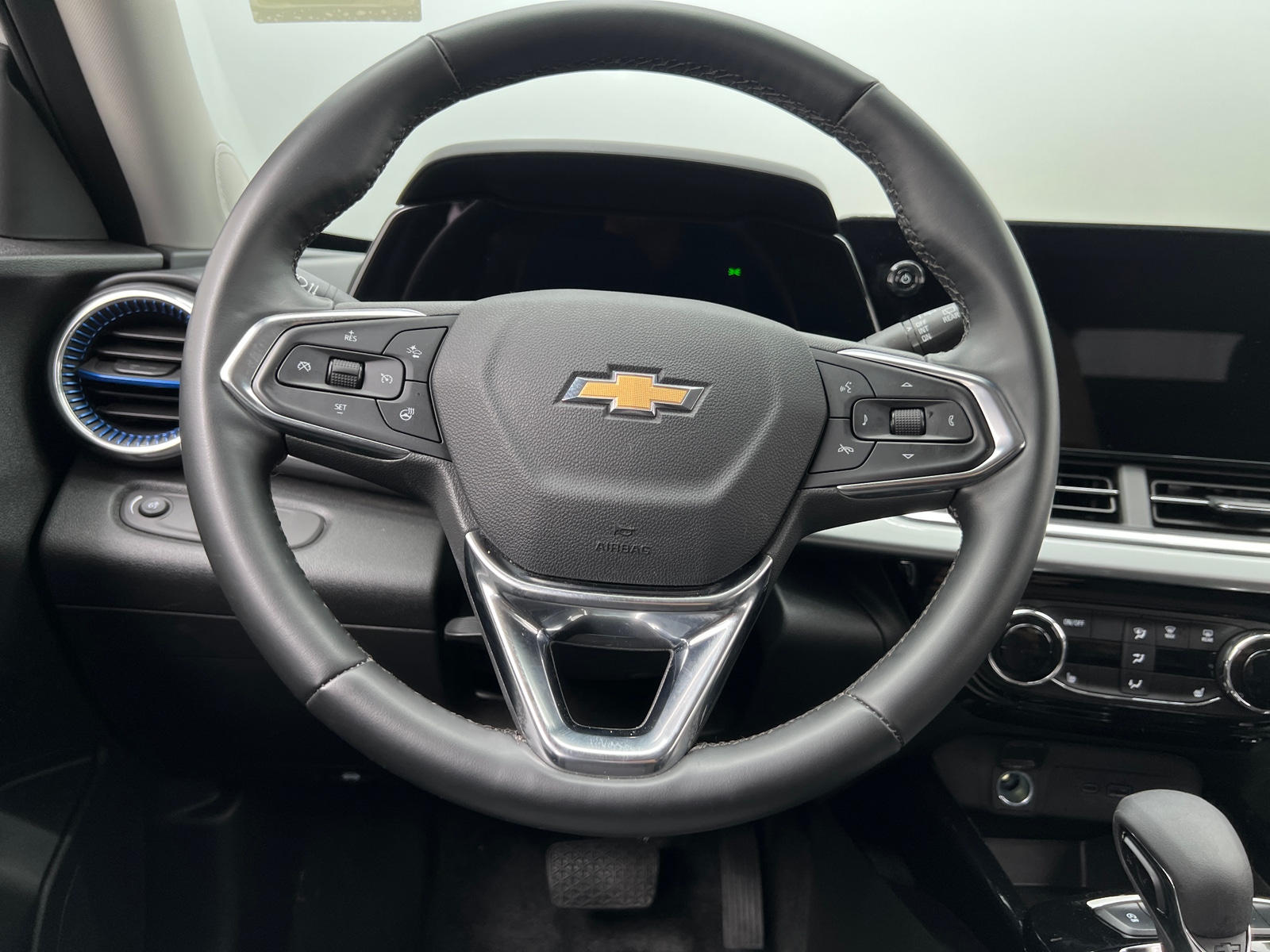 Thumbnail: 2025 Chevrolet Trax - 5