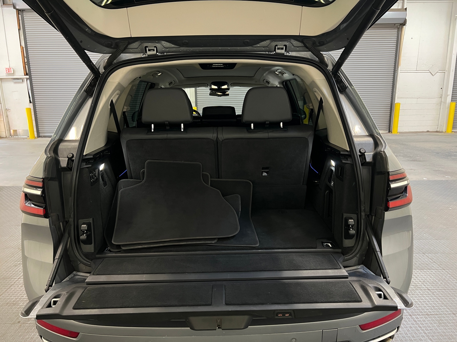 Thumbnail: 2023 BMW X7 - 6