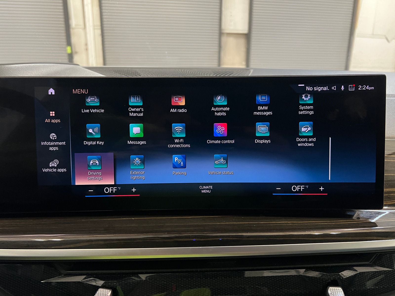 Thumbnail: 2023 BMW X7 - 3