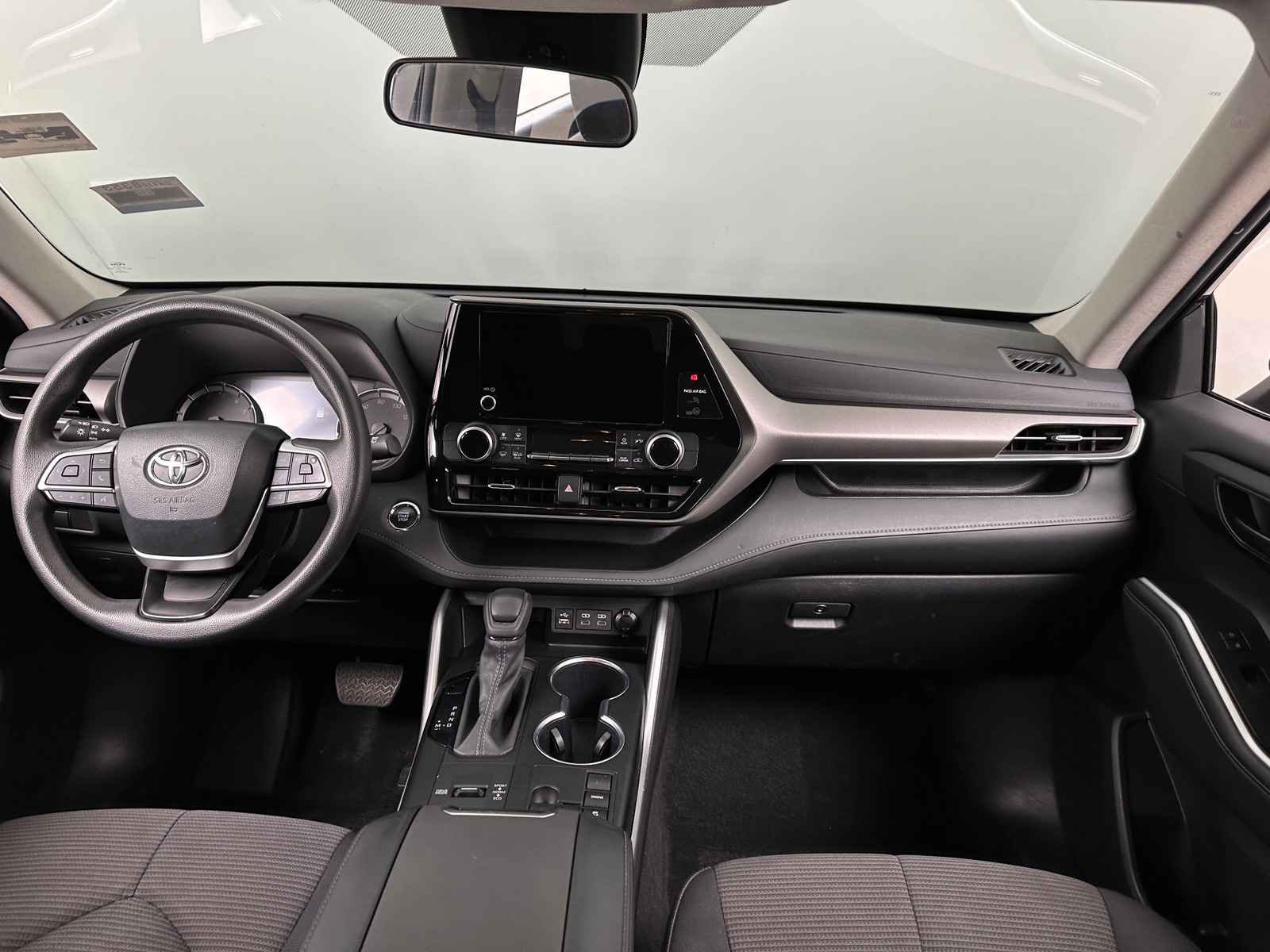 Thumbnail: 2023 Toyota Highlander - 3