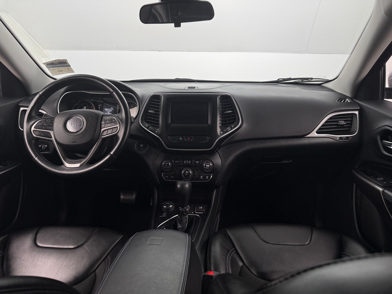 Thumbnail: 2019 Jeep Cherokee - 3