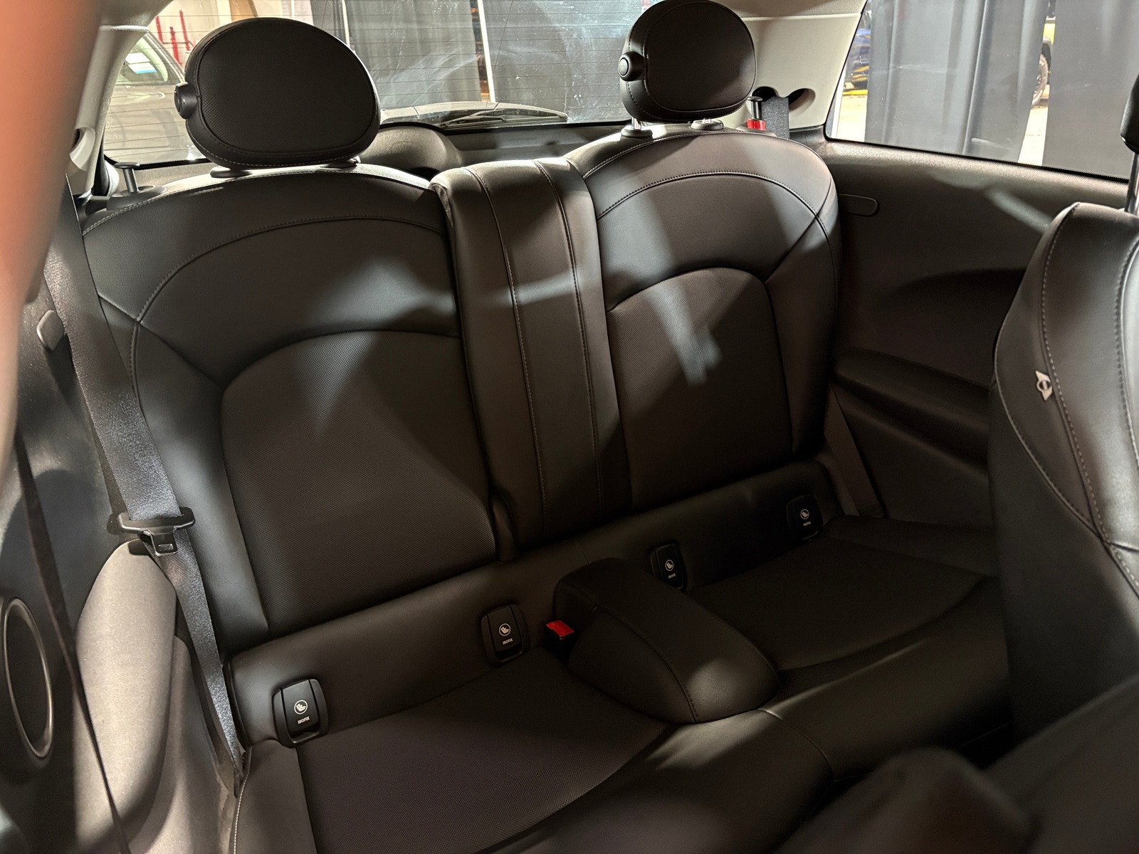 Thumbnail: 2015 MINI Cooper Hardtop - 5